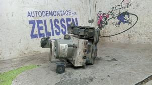 Gebruikte ABS Pomp Kia Sorento II (XM) 2.4 GDI 16V 4x2 Prijs € 183,75 Margeregeling aangeboden door Zelissen V.O.F. autodemontage