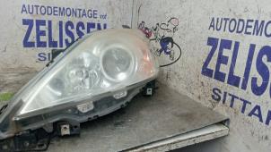 Gebruikte Koplamp links Mazda 5 (CR19) 1.8i 16V Prijs € 78,75 Margeregeling aangeboden door Zelissen V.O.F. autodemontage