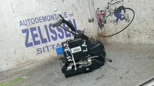 Gebruikte Deurslot Mechaniek 4Deurs links-achter Porsche Cayenne (9PA) 4.8 V8 32V S Prijs € 78,75 Margeregeling aangeboden door Zelissen V.O.F. autodemontage