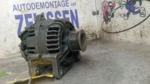 Dynamo van een Renault Modus/Grand Modus (JP) 1.2 16V 2005