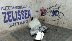 Gebruikte Hoofdremcilinder Porsche Cayenne (9PA) 4.8 V8 32V S Prijs € 52,50 Margeregeling aangeboden door Zelissen V.O.F. autodemontage