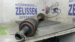 Gebruikte Aandrijfas links-achter Mercedes S (W220) 3.2 S-320 18V Prijs € 99,75 Margeregeling aangeboden door Zelissen V.O.F. autodemontage