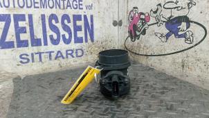 Gebruikte Luchtmassameter BMW 3 serie Touring (E46/3) 316i 16V Prijs € 21,00 Margeregeling aangeboden door Zelissen V.O.F. autodemontage