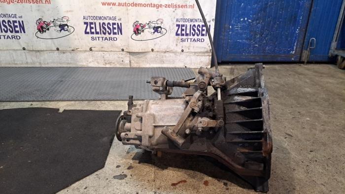 Gebruikte Versnellingsbak Iveco New Daily III 35C10V,S10V 2.3 HPI Unijet 16V Prijs € 840,00 Margeregeling aangeboden door Zelissen V.O.F. autodemontage