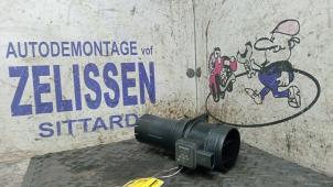 Gebruikte Luchtmassameter Volkswagen Caddy III (2KA,2KH,2CA,2CH) 1.6 TDI 16V Prijs € 36,75 Margeregeling aangeboden door Zelissen V.O.F. autodemontage