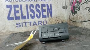 Gebruikte Schakelaar Koplamp Ihv Citroen Jumper (U9) ë-Jumper Prijs € 42,00 Margeregeling aangeboden door Zelissen V.O.F. autodemontage