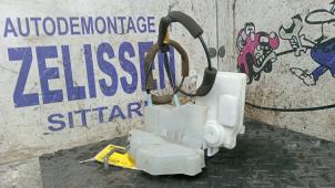 Gebruikte Deurslot Mechaniek 4Deurs rechts-achter Mazda CX-7 2.3 MZR DISI Turbo 16V Prijs € 52,50 Margeregeling aangeboden door Zelissen V.O.F. autodemontage