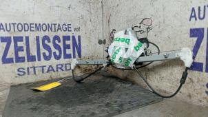 Gebruikte Ruitmechaniek 4Deurs rechts-achter Mazda CX-7 2.3 MZR DISI Turbo 16V Prijs € 52,50 Margeregeling aangeboden door Zelissen V.O.F. autodemontage