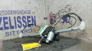 Gebruikte Raammechaniek 4Deurs links-achter Mazda CX-7 2.3 MZR DISI Turbo 16V Prijs € 63,00 Margeregeling aangeboden door Zelissen V.O.F. autodemontage