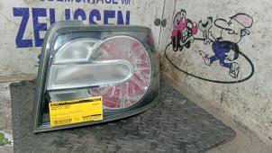 Gebruikte Achterlicht rechts Mazda CX-7 2.3 MZR DISI Turbo 16V Prijs € 126,00 Margeregeling aangeboden door Zelissen V.O.F. autodemontage