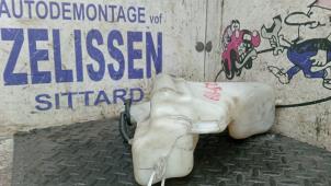 Gebruikte Ruitensproeiertank voor Mazda CX-7 2.3 MZR DISI Turbo 16V Prijs € 31,50 Margeregeling aangeboden door Zelissen V.O.F. autodemontage