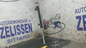 Gebruikte Kofferdekseldemper links-achter Mazda CX-7 2.3 MZR DISI Turbo 16V Prijs € 21,00 Margeregeling aangeboden door Zelissen V.O.F. autodemontage