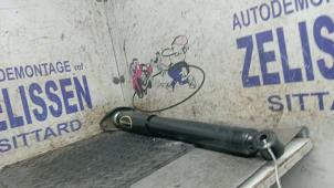 Gebruikte Schokbreker rechts-achter Mazda CX-7 2.3 MZR DISI Turbo 16V Prijs € 47,25 Margeregeling aangeboden door Zelissen V.O.F. autodemontage