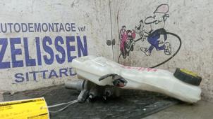 Gebruikte Hoofdremcilinder Ford Focus 3 2.0 TDCi 16V 163 Prijs € 57,75 Margeregeling aangeboden door Zelissen V.O.F. autodemontage