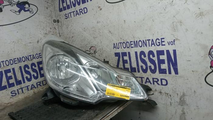 Koplamp rechts van een Citroën DS3 (SA) 1.6 VTi 120 16V 2012