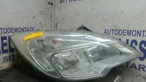Gebruikte Koplamp rechts Opel Meriva 1.4 Turbo 16V ecoFLEX Prijs € 157,50 Margeregeling aangeboden door Zelissen V.O.F. autodemontage
