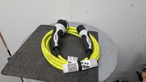 Gebruikte Hybride oplaadkabel Skoda Superb Combi (NZ5) 1.5 TSI iV Prijs € 157,50 Margeregeling aangeboden door Zelissen V.O.F. autodemontage