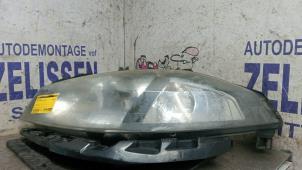 Gebruikte Linker Koplamp Renault Laguna II (BG) 2.0 16V Prijs € 42,00 Margeregeling aangeboden door Zelissen V.O.F. autodemontage