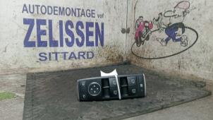 Gebruikte Elektrisch Raam Schakelaar Mercedes C (W204) 1.8 C-180 CGI 16V Prijs € 47,25 Margeregeling aangeboden door Zelissen V.O.F. autodemontage