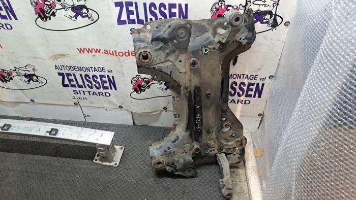 Gebruikte Subframe Citroen C4 Picasso (3D/3E) 2.0 Blue HDI 150 Prijs € 131,25 Margeregeling aangeboden door Zelissen V.O.F. autodemontage