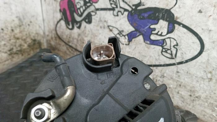 Dynamo van een Volkswagen Polo IV (9N1/2/3) 1.2 12V 2003