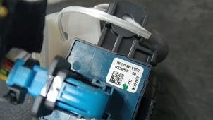 Handrem schakelaar van een Citroën C4 Picasso (3D/3E) 2.0 Blue HDI 150 2015