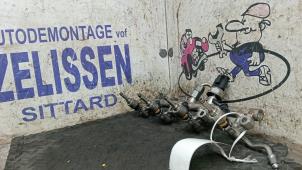 Gebruikte Injector brug Mercedes C (W204) 1.8 C-180 CGI 16V Prijs € 89,25 Margeregeling aangeboden door Zelissen V.O.F. autodemontage