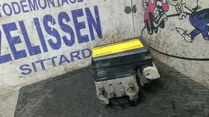 Gebruikte ABS Pomp Toyota RAV4 (A3) 2.0 16V VVT-i 4x4 Prijs € 99,75 Margeregeling aangeboden door Zelissen V.O.F. autodemontage