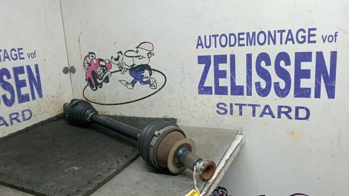 Gebruikte Steekas links-voor Skoda Fabia III Combi (NJ5) 1.0 12V Greentech Prijs € 131,25 Margeregeling aangeboden door Zelissen V.O.F. autodemontage