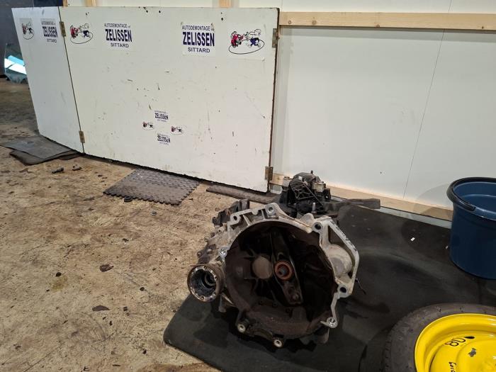 Gebruikte Versnellingsbak Volkswagen Polo V (6R) 1.4 16V Prijs € 446,25 Margeregeling aangeboden door Zelissen V.O.F. autodemontage