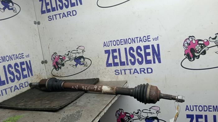 Gebruikte Steekas rechts-voor Peugeot 208 I (CA/CC/CK/CL) 1.0 Vti 12V PureTech Prijs € 63,00 Margeregeling aangeboden door Zelissen V.O.F. autodemontage