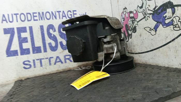 Gebruikte Pomp Servo Mercedes E (W211) 1.8 E-200 K 16V Prijs € 99,75 Margeregeling aangeboden door Zelissen V.O.F. autodemontage