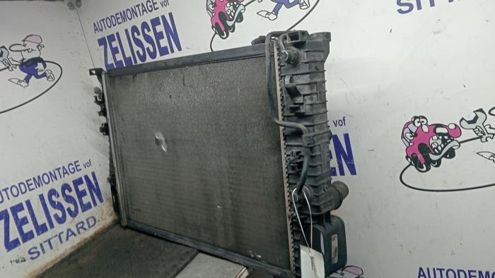 Gebruikte Radiateur Mercedes E (W211) 1.8 E-200 K 16V Prijs € 52,50 Margeregeling aangeboden door Zelissen V.O.F. autodemontage