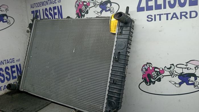 Gebruikte Radiateur Chevrolet Captiva (C100) 2.4 16V 4x4 Prijs € 89,25 Margeregeling aangeboden door Zelissen V.O.F. autodemontage