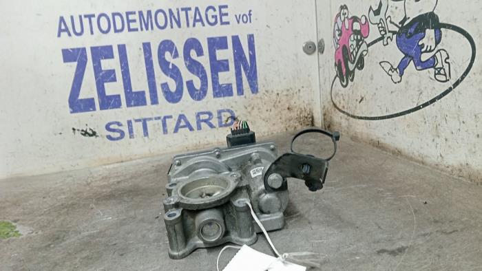 Gebruikte Gasklephuis Renault Megane III Grandtour (KZ) 1.2 16V TCE 130 Prijs € 52,50 Margeregeling aangeboden door Zelissen V.O.F. autodemontage