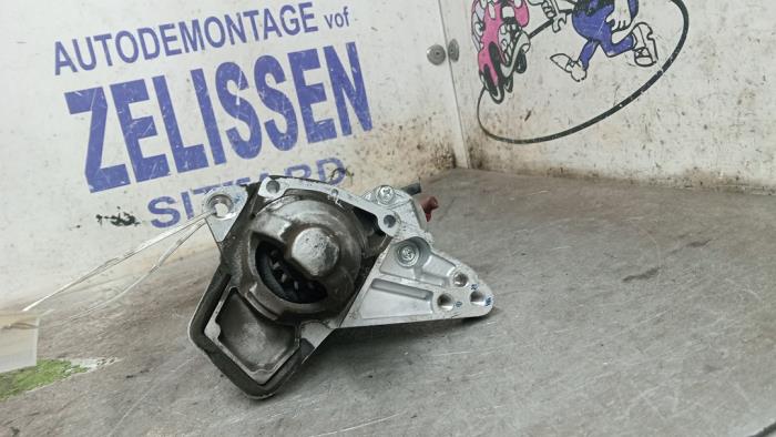 Gebruikte Startmotor Renault Megane III Grandtour (KZ) 1.2 16V TCE 130 Prijs € 42,00 Margeregeling aangeboden door Zelissen V.O.F. autodemontage