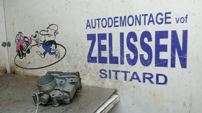 Gebruikte Gasklephuis Renault Twingo II (CN) 1.2 16V Prijs € 68,25 Margeregeling aangeboden door Zelissen V.O.F. autodemontage