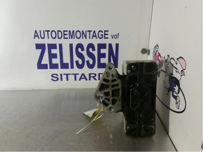 Gebruikte Motorrubber Ford Transit 2.0 TDdi 16V 260S Prijs op aanvraag aangeboden door Zelissen V.O.F. autodemontage