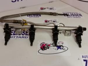 Gebruikte Injector brug Mercedes C (W203) 2.0 C-180 16V Prijs € 105,00 Margeregeling aangeboden door Zelissen V.O.F. autodemontage