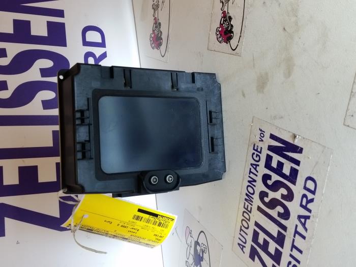 Gebruikte Display Interieur Opel Zafira (F75) 1.8 16V Prijs € 52,50 Margeregeling aangeboden door Zelissen V.O.F. autodemontage