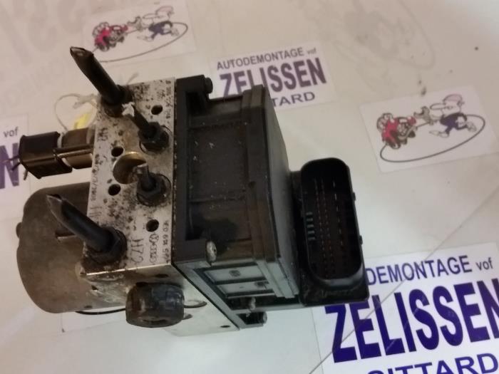 Gebruikte ABS Pomp Audi A4 Avant (B6) 1.9 TDI PDE 130 Prijs € 105,00 Margeregeling aangeboden door Zelissen V.O.F. autodemontage