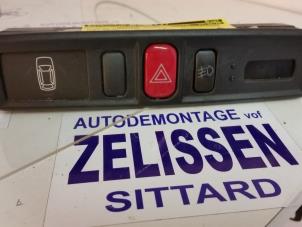 Gebruikte Display Interieur Alfa Romeo 145 (930A) 1.4 Twin Spark 16V Prijs op aanvraag aangeboden door Zelissen V.O.F. autodemontage