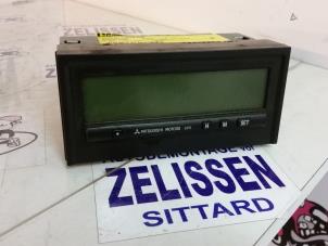 Gebruikte Display Interieur Mitsubishi Space Star (DG) 1.3 16V Prijs € 31,50 Margeregeling aangeboden door Zelissen V.O.F. autodemontage