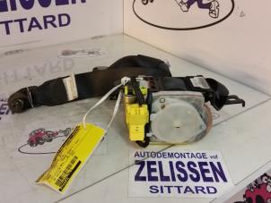 Gebruikte Veiligheidsgordel rechts-voor Honda Jazz (GD/GE2/GE3) 1.3 i-Dsi Prijs op aanvraag aangeboden door Zelissen V.O.F. autodemontage