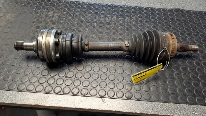 Gebruikte Steekas links-voor Mercedes Vito (638.1/2) 2.3 108D Prijs € 78,75 Margeregeling aangeboden door Zelissen V.O.F. autodemontage