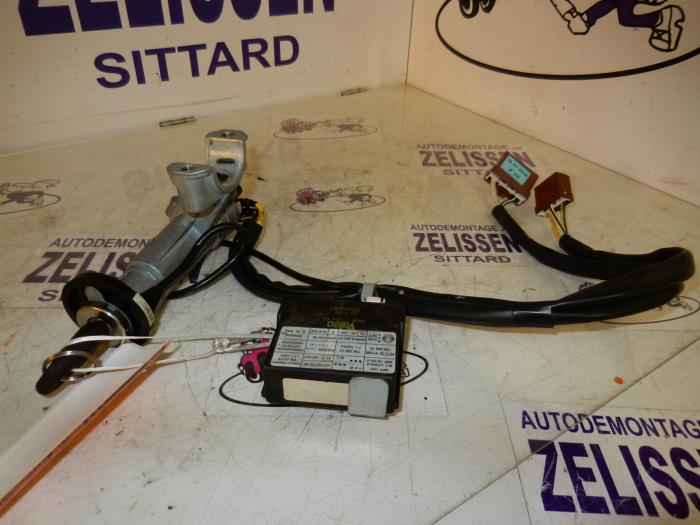 Gebruikte Kontaktslot + computer Honda Civic Aerodeck (MB/MC) 1.5i VTEC-E II 16V Prijs € 157,50 Margeregeling aangeboden door Zelissen V.O.F. autodemontage