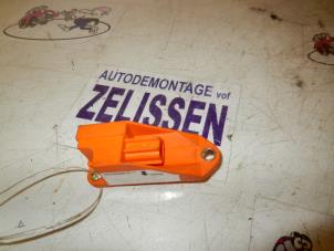 Gebruikte Sensor Airbag Volkswagen Touran (1T1/T2) 1.6 Prijs op aanvraag aangeboden door Zelissen V.O.F. autodemontage