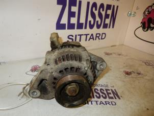 Gebruikte Dynamo Daihatsu Sirion/Storia (M1) 1.0 12V Prijs € 26,25 Margeregeling aangeboden door Zelissen V.O.F. autodemontage