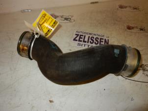 Gebruikte Intercooler Slang Volkswagen Transporter T5 1.9 TDi Prijs op aanvraag aangeboden door Zelissen V.O.F. autodemontage