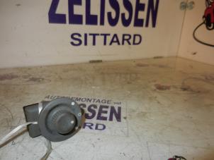 Gebruikte Spiegel Schakelaar Renault Twingo (C06) 1.2 Prijs op aanvraag aangeboden door Zelissen V.O.F. autodemontage
